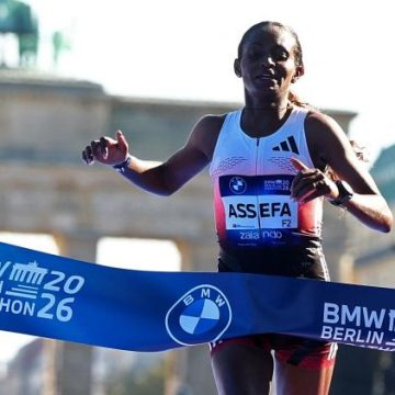 bfec5959-ff37-4817-8a59-7a363376ac6d Tigst Assefa : Une Performance Éblouissante malgré une Grave Blessure