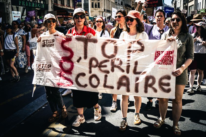 FRANCE-DEMONSTRATION-SEXUAL-VIOLENCE-GLOBAL-LAW Les Défis des Centres Périscolaires Parisiens Face aux Scandales