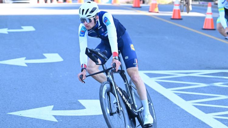 c8233ff4-cc0d-458a-86cc-4a32c5401478 Paul Seixas remporte la médaille de bronze au contre-la-montre
