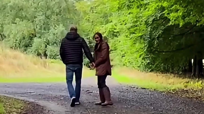 cb085ae0-bead-45b8-8cef-d8c3669c4bf1 Meghan et Harry de retour au Royaume-Uni : une nouvelle vie sous les projecteurs