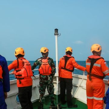 cfa60a57-839f-4a6e-b4eb-d4b739e75c74 Les recherches se poursuivent après l’éruption du volcan Anak Krakatau