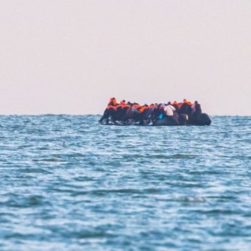 d37dff2e-8981-4eb5-b103-9dcdfa611e72 Assistance aux migrants en route vers le Royaume-Uni