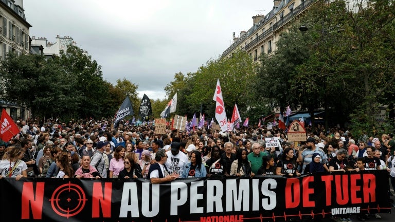 da9a38d0-8f08-4184-bd1f-d9a0ce5dbdb4 Manifestations contre la proposition de loi sur l’usage des armes par les forces de l’ordre