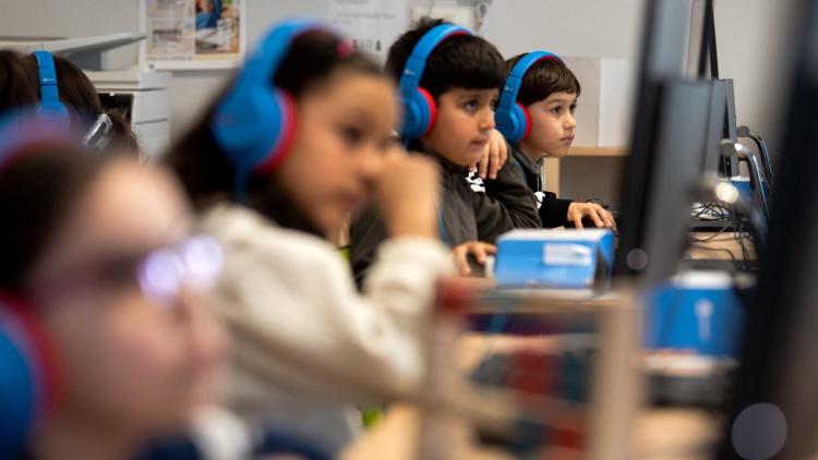ddcae7b7-cd76-4709-9cf0-721db6645bb4 L’impact du numérique sur le niveau scolaire : analyse des résultats du classement Pisa