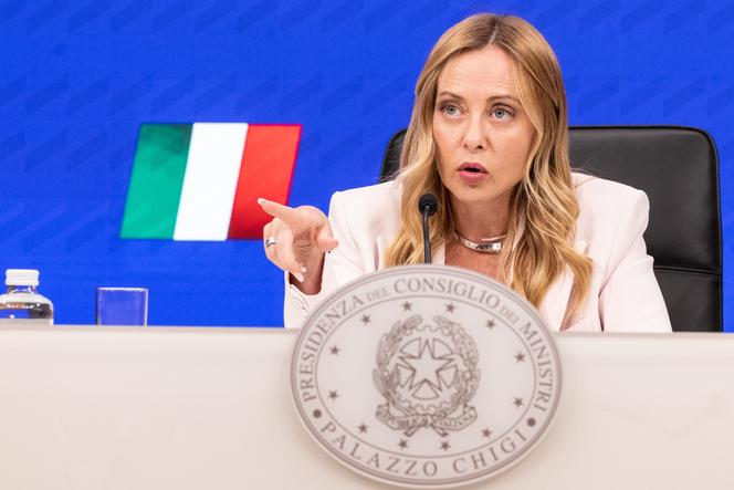 def959dc-3d00-47ed-8fdd-563c1f6326e6 Italie: Les politiques identitaires de Giorgia Meloni face aux tensions internes