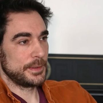 Le comédien Arnaud Denis dénonce la maltraitance médicale avant sa mort