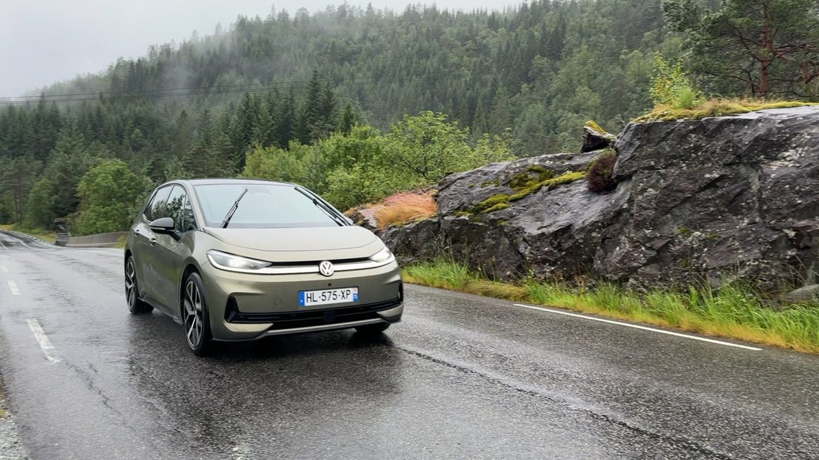 e8d91090-b64d-43ec-abe4-ac54a4deeba1 ESSAI : Volkswagen ID.3 Neo et ID.7 Tourer en pleine tempête industrielle