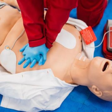 fe338e7e-75fc-416a-a7ad-56368f5c1b66 Connaître les gestes à adopter en cas d’urgence avec des enfants