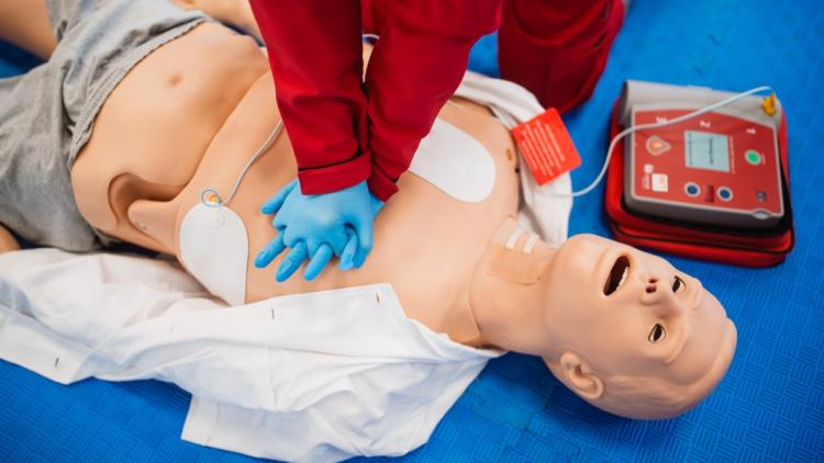 fe338e7e-75fc-416a-a7ad-56368f5c1b66 Connaître les gestes à adopter en cas d’urgence avec des enfants