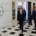 Les élus locaux menacent de rendre les clés des mairies