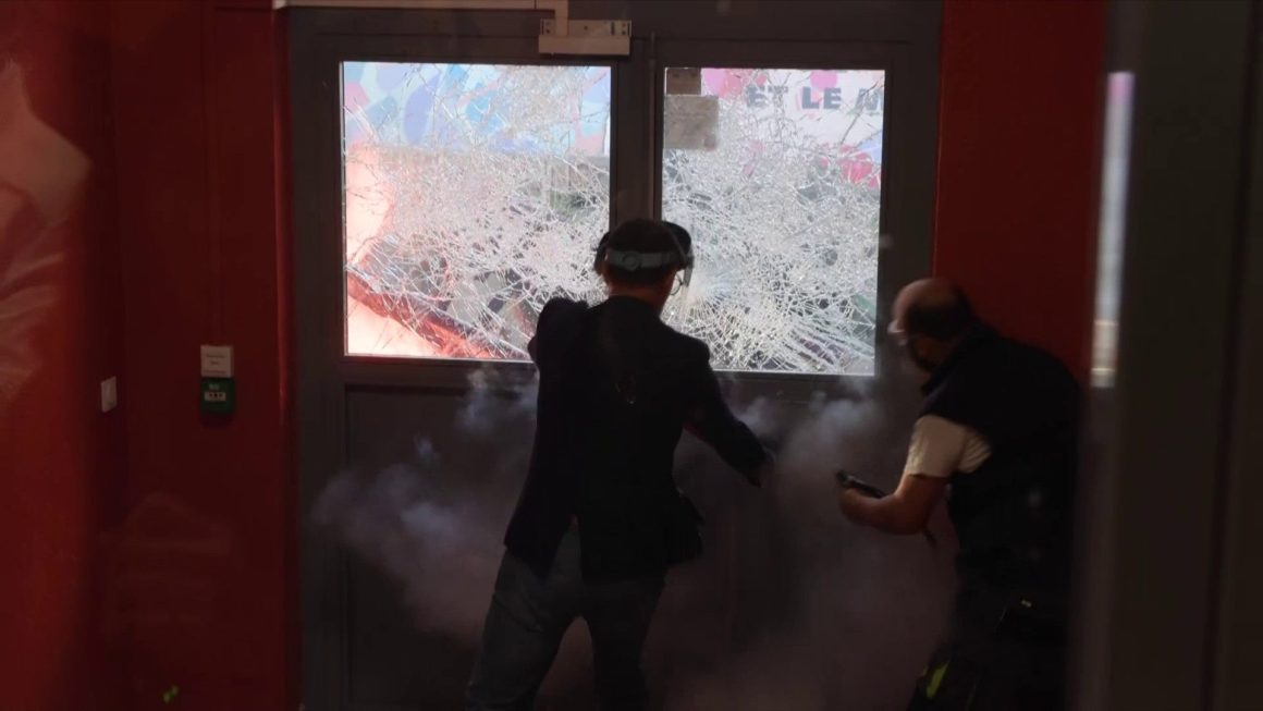 0c741fa5-289b-42ad-b4ed-6c00ec3e8f98 Évacuation d’élèves après incendies et violences au lycée Vauquelin à Paris