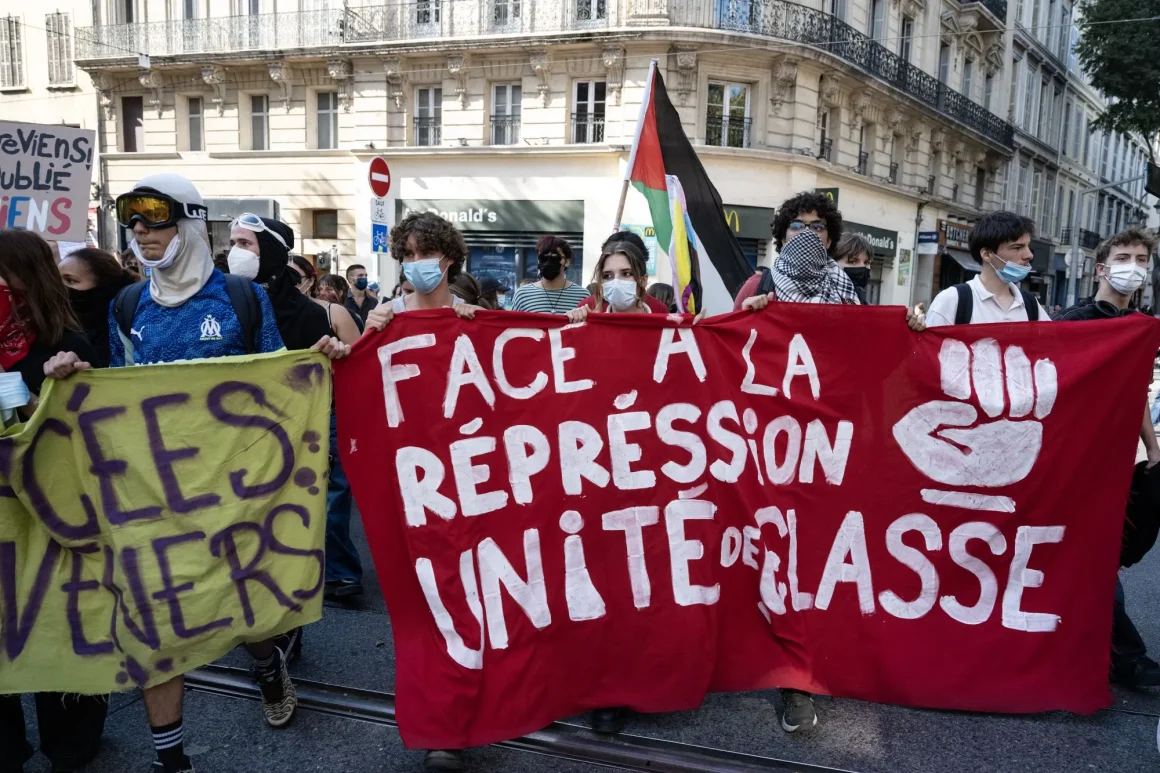 2700aa7d-09a4-46fc-9dfa-aa4fdd3b1602 Tensions accrues entraînent l’« opération rideaux » des proviseurs