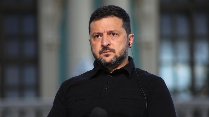 34b0e87f-45cf-4c21-afa7-6f3686600c62 Volodymyr Zelensky se sent trahi après les décisions de Donald Trump