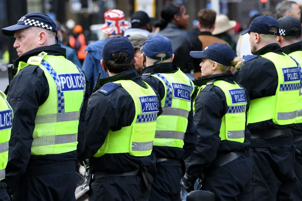 3b5f2b25-ae30-40a7-b0d0-57053f07d3cf Des groupes d’activistes anti-migrants se mobilisent en Angleterre
