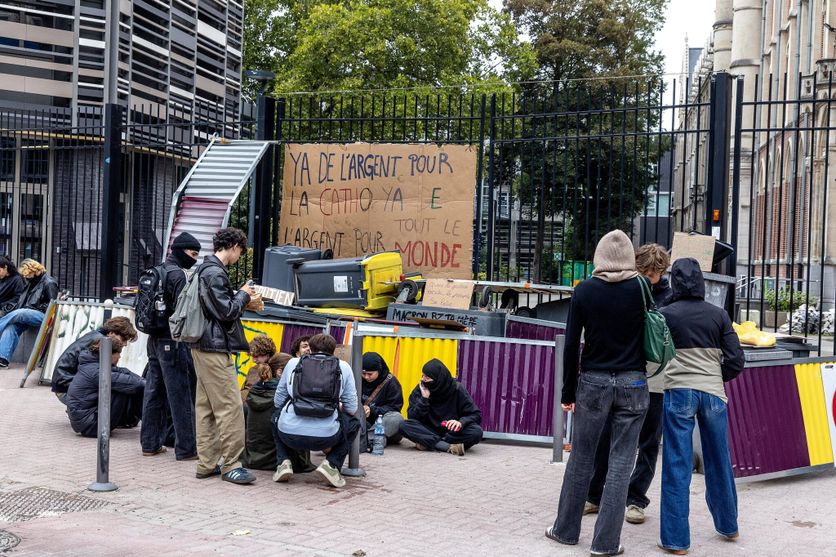 BLOCAGE UNIVERSITE PRIVEE - LA CATHO Blocages dans les universités : soutien étudiant au mouvement lycéen