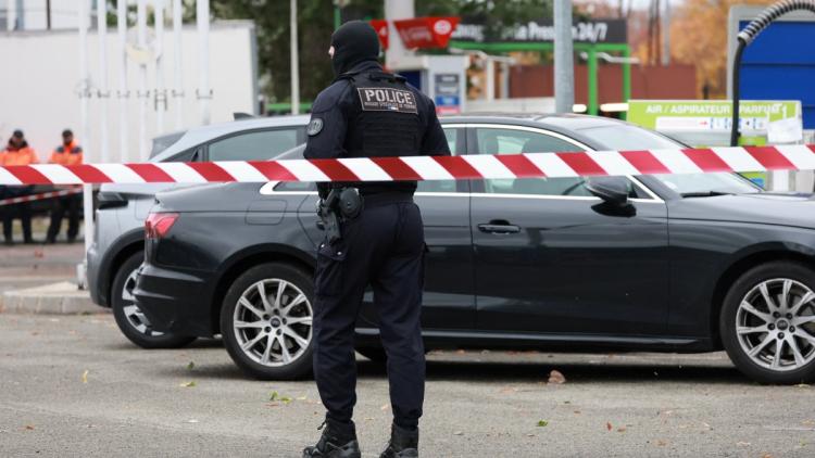 3eefa0b5-047f-43bb-adac-9c5cc74957a0 Fusillade à Trappes : Enquête en cours et motivations racistes présumées
