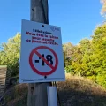 Thaon-les-Vosges installe des panneaux pour dissuader les ébats dans un parcours de santé