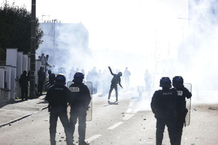 43cb2dc5-b5b8-46f7-918d-89ea533d5a4c Tensions dans les lycées : Un tour de France des dégradations