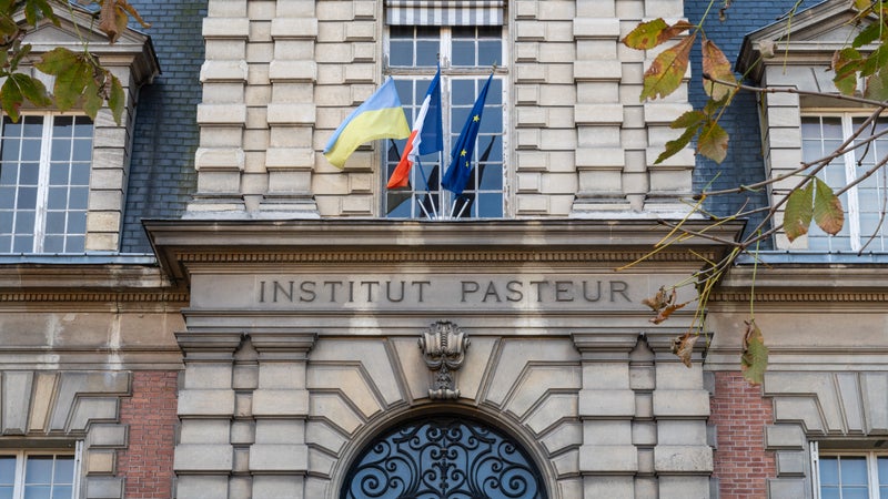 5bf4f01f-b398-4f1a-bba2-e3d121e2ab0d Réactions et Mesures Après la Mort d’une Technicienne Liée à la Peste