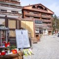 Commémoration et Enquête sur l&rsquo;Incendie Mortel à Crans-Montana