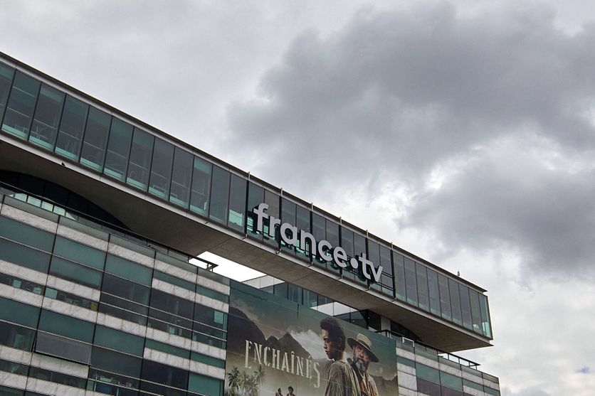 la facade du siege social du groupe audiovisuel public France Televisions Réduction du financement de France Télévisions agite le secteur audiovisuel