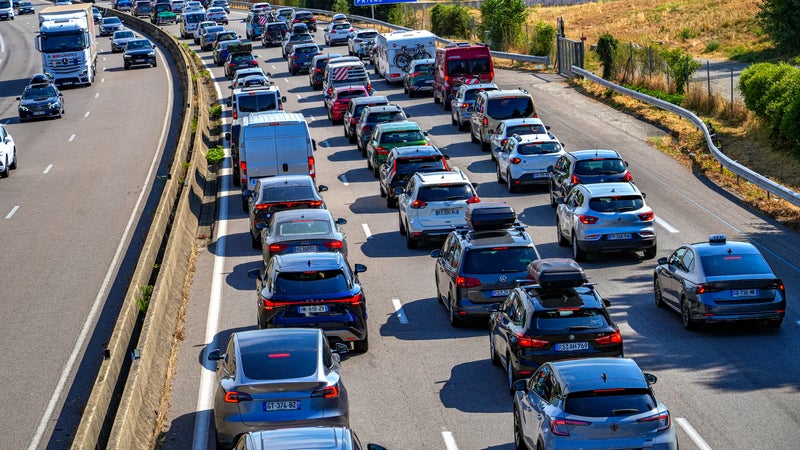6aad03a7-a523-4417-bed9-0d2547badec3 Retour des voitures en ville : un débat sur la mobilité
