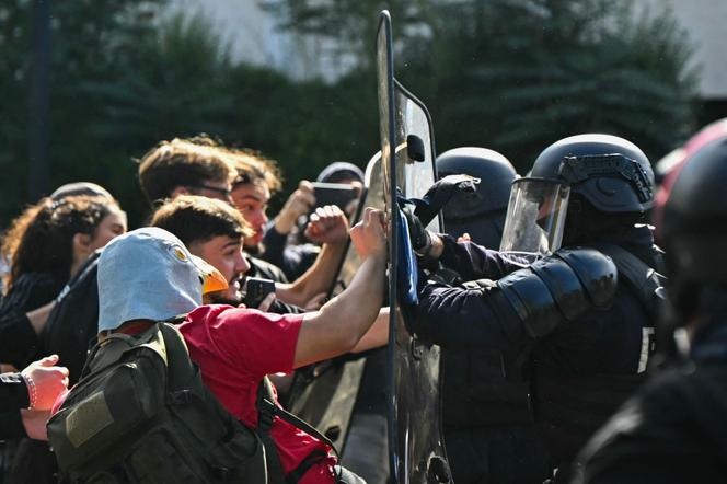 76f3a836-257e-41ec-8258-10aeb14e08fa Blocage des lycées : le message des jeunes