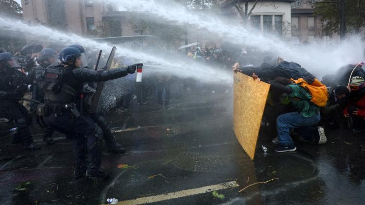 7f5c96e2-8009-4e19-b68e-6c2d84200f2c Manifestations en France : tensions et sécurité accrues prévues pour le 31 octobre