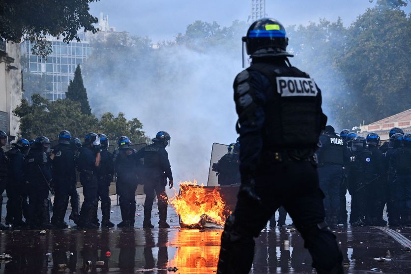 FRANCE-SOCIAL-DEMO Les Émeutes du 17 Octobre 2026 et le Débat sur le Maintien de l’Ordre