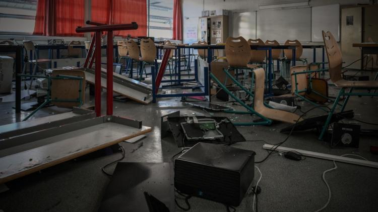 8fe2e1c9-c452-468c-a34e-48d1698cd316 Destruction et vol dans un lycée près de Bordeaux
