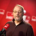 Jean Reno raconte sa vie sur scène : « Le Chameau »