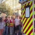 Les pompiers acclamés par des manifestants lors d&rsquo;une mobilisation lycéenne à Paris