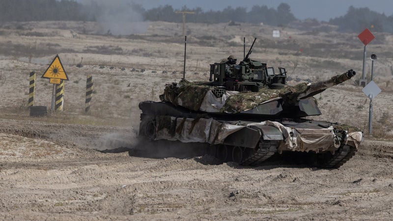 a41877a1-26d8-470c-9f28-3b3d3e706c57 L’expansion militaire de la Pologne: une stratégie de dissuasion par le nombre de chars
