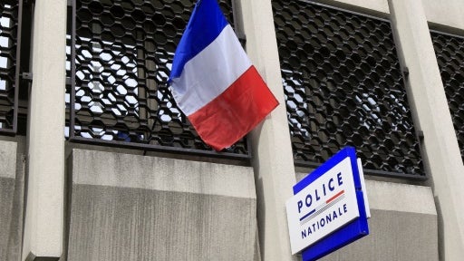 b9081bfe-9d39-4a24-9ea9-347aa2b55b24 Un drame familial à Lille: un septuagénaire tué, son mari blessé
