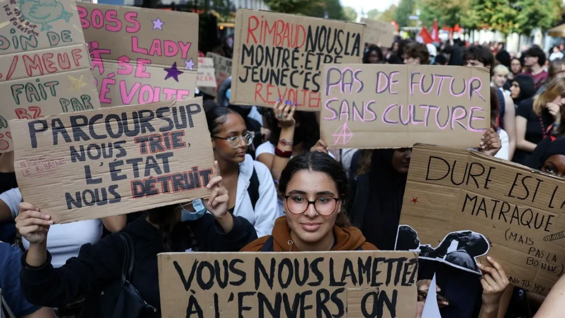 c00ca8bf-17d2-4b10-b8ed-610d13332f22 Bruno Bouchard appelle à un plan de financement ambitieux pour l’éducation