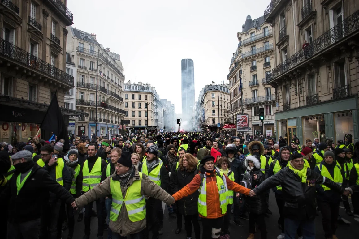 Analyse de la radicalisation et des tensions politiques en France