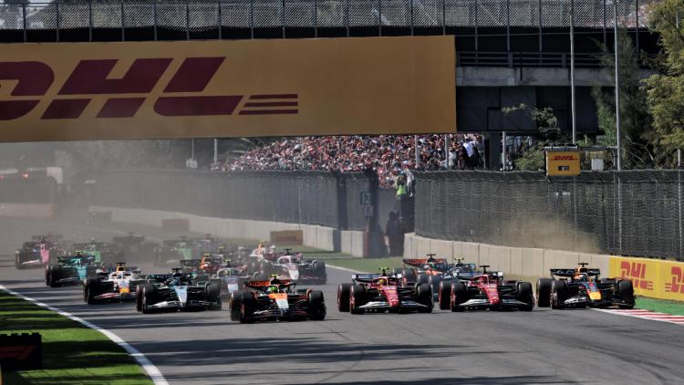 e45ca6a7-c942-40c1-8780-6b0d6a8d3c30 Préparatifs pour le Grand Prix de Formule 1 à Mexico