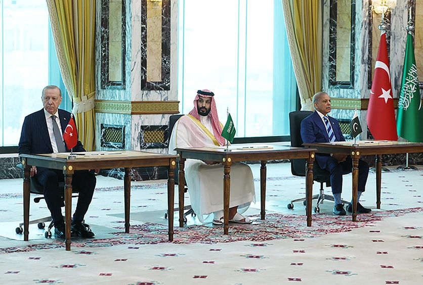 Saudi Arabia, Turkiye And Pakistan Sign Trilateral Defense pact. Accord de défense trilatéral entre l’Arabie saoudite, la Turquie et le Pakistan
