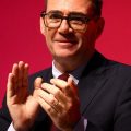Ingérence Russe et Rapprochement avec l&rsquo;UE : La Nouvelle Stratégie de Andy Burnham