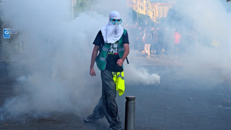 f113e51e-e97e-4599-8e92-fe3e2c7ac760 Émeutes et pillages à Nice lors d’une manifestation