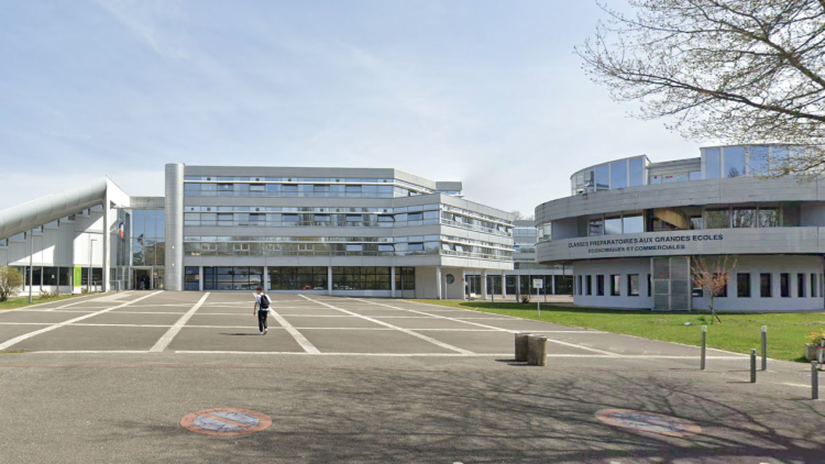 f347fc8b-0eb1-45d7-b28a-b5978ccc62ce Incident au Lycée Courbet : Enseignants en Alarme Face à la Violence