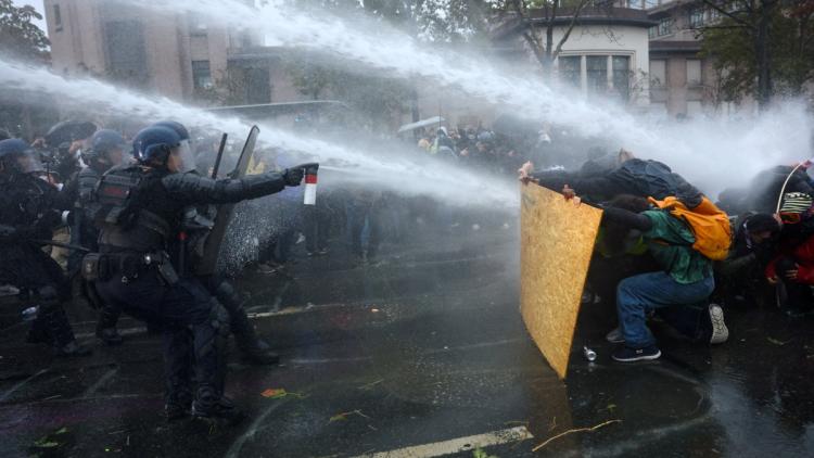 f3693704-500c-44cf-b7fb-12a5de386462 Manifestations en France : 410.000 personnes dans la rue, bilan des heurts