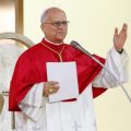 Le maillot de foot collector du pape en France